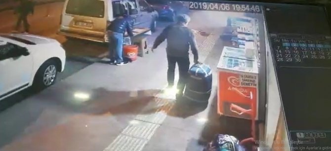 Bu Da Bavul Hırsızı !