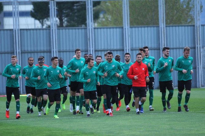 Mesut Bakkal, Bursaspor’da İlk Antrenmanına Çıktı