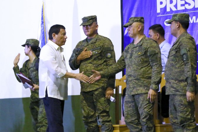 Filipinler Devlet Başkanı Duterte’den Deaş Açıklaması