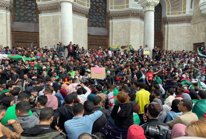 Cezayir Halkı Abdülkadir Bin Salih’e De ‘Hayır’ Dedi