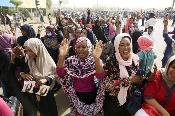 Sudan Halkı Sivil Darbe Yaptı 