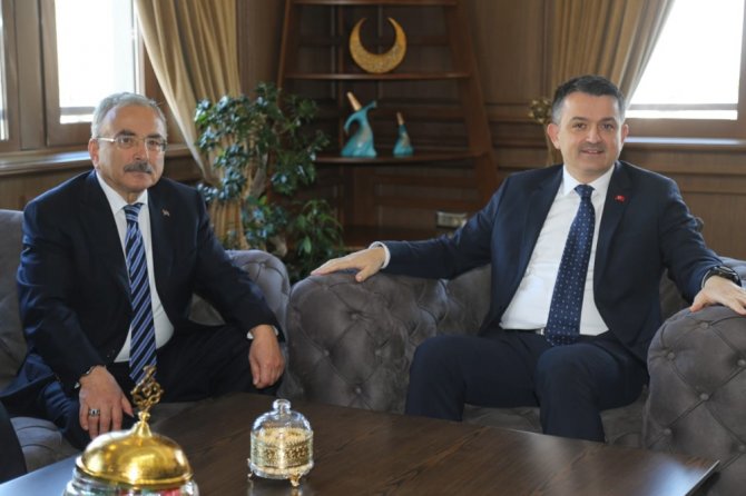Bakan Çavuşoğlu’ndan Belediye Ziyaretleri