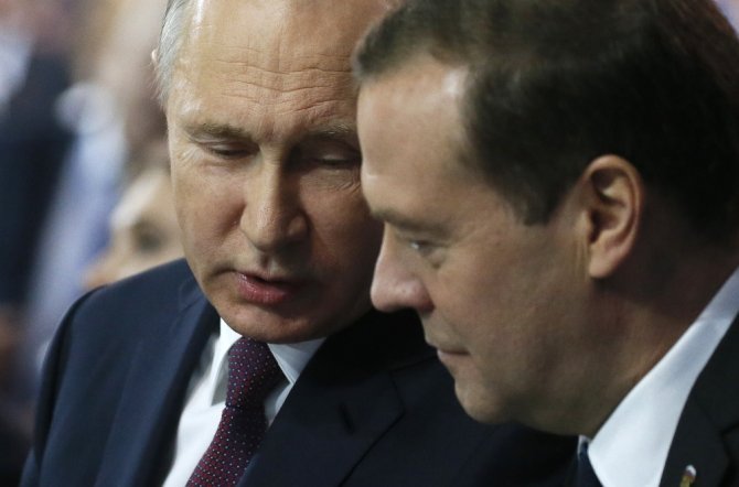 Medvedev Ve Peskov’un Yıllık Maaşları Putin’den Daha Fazla