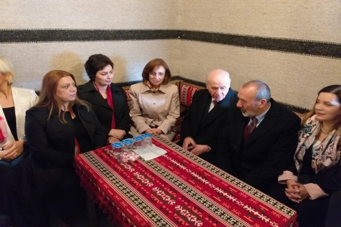 Bahçeli’den Ülkücü Şehitler Anıtı’na Ziyaret
