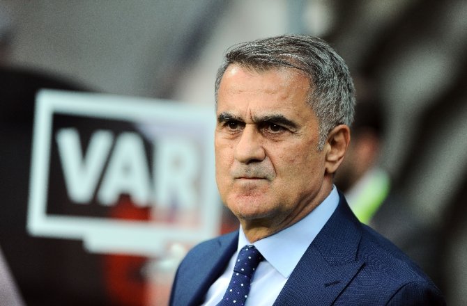 Lider Başakşehir’e Kartal Pençesi