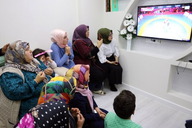Kayaalp’in Ailesi Şampiyonluk Maçını Heyecanla İzledi