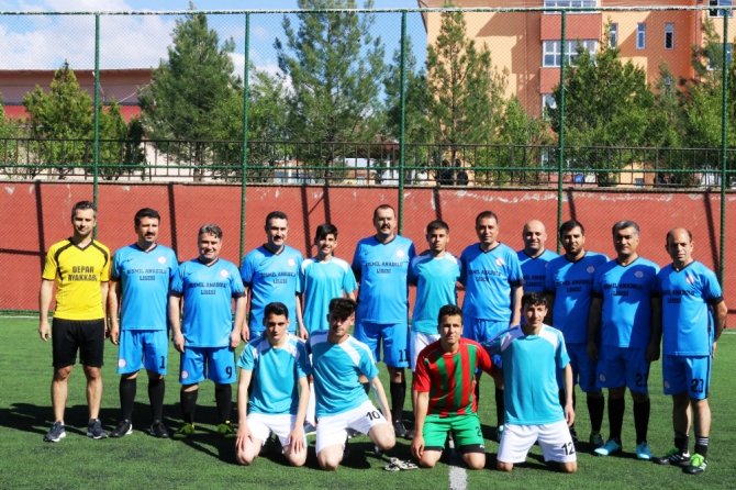 Terör Bitti Öğrenciler Futbolda Ter Döktü