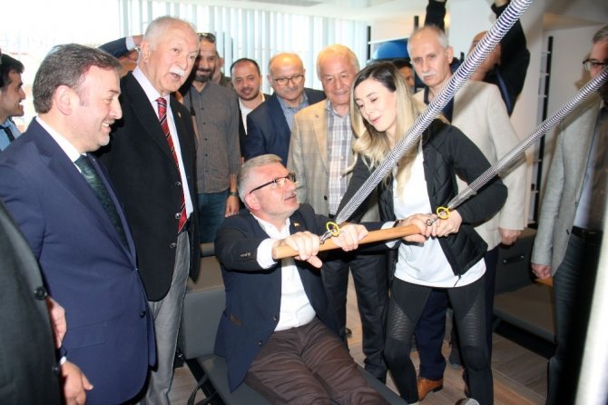 Siyaset Ve İş Dünyası Bu Açılışta Buluştu