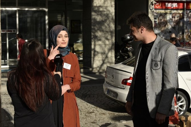 İşaret Dili Kursiyerlerinden Gümüşhane Caddelerinde Sosyal Deney