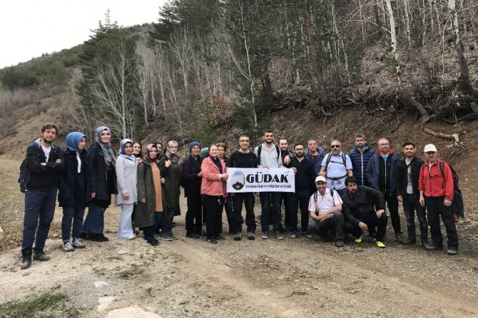 Gümüşhaneli Dağcılardan Kelkit’te Bahar Yürüyüşü