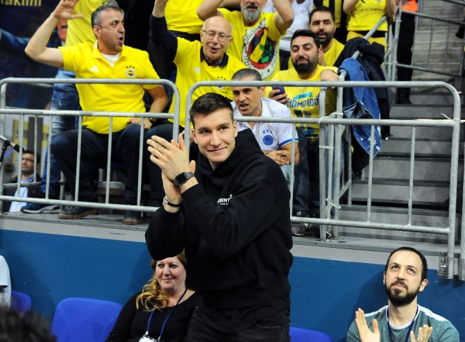 Efsaneler Ülker Spor Salonu’nda Buluştu