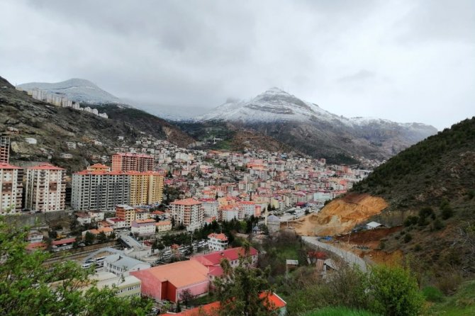Gümüşhane’nin Yüksekleri Beyaza Büründü