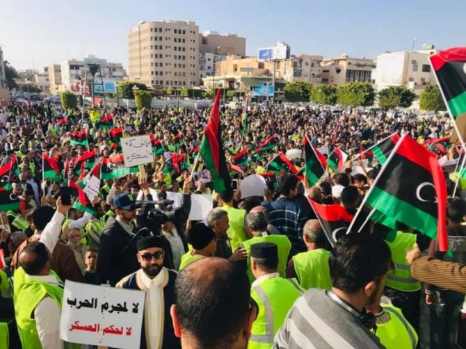 Libyalılar Hafter’in Saldırısına Karşı Sokağa Çıktı