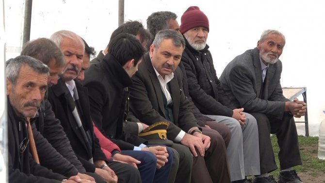 Kırıkkaleli Şehidin Baba Ocağına Türk Bayrakları Asıldı