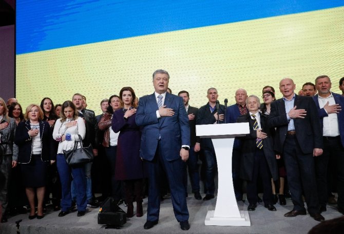 Ukrayna’da Seçimin Galibi Komedyen Zelenskiy