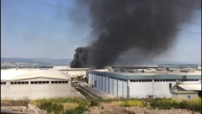 Plastik Fabrikasında Korkutan Yangın
