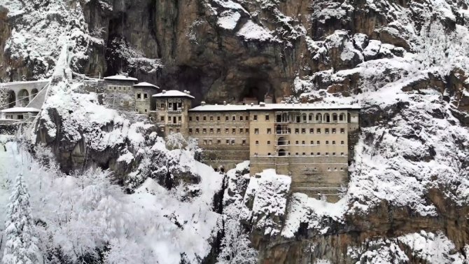 Sümela Manastırı’ndan Büyüleyici Kış Görüntüleri