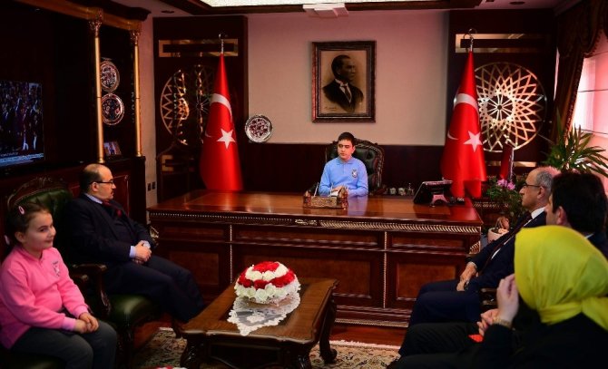 Trabzon’da, 23 Nisan Ulusal Egemenlik Ve Çocuk Bayramı Kutlamaları