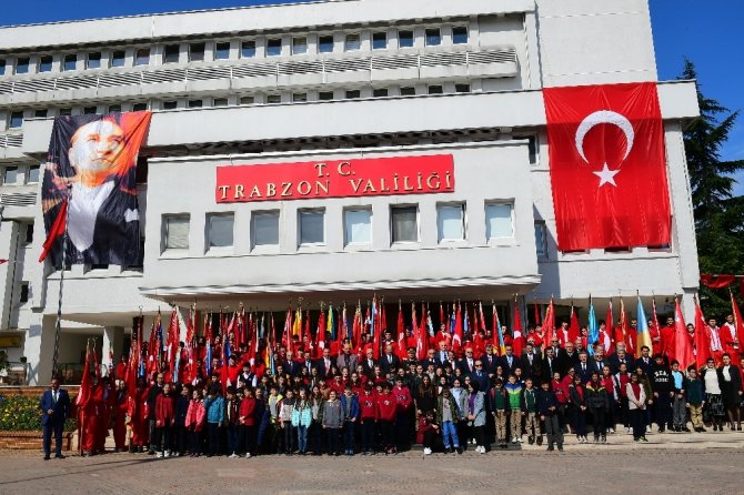 Trabzon’da, 23 Nisan Ulusal Egemenlik Ve Çocuk Bayramı Kutlamaları