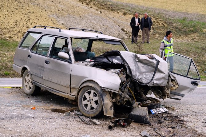 Nişanlısıyla Tartışan Sürücü Felakete Yol Açtı: 2 Ölü