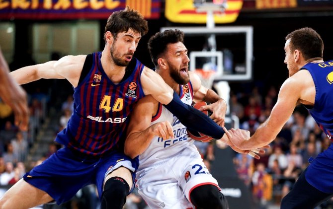 Anadolu Efes, Barcelona’yı Deplasmanda Ezdi Geçti