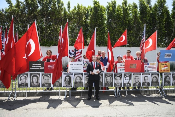 Amerikalı Türklerden Anlamlı Karşı Gösteri
