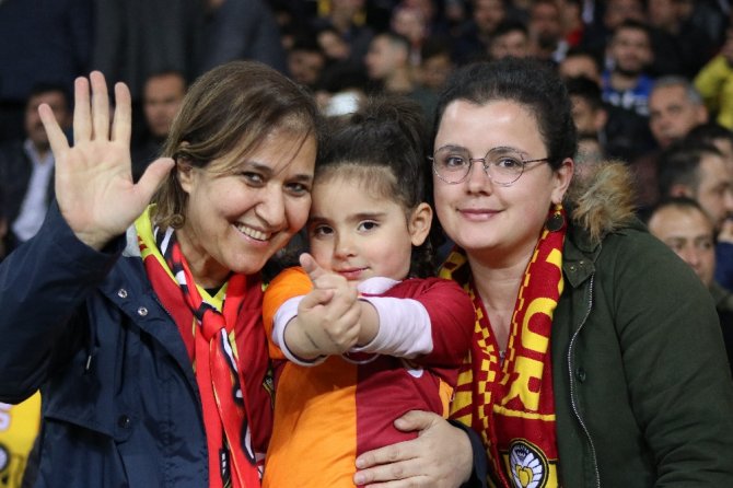 Cimbom Golü Buldu