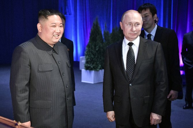 Putin, Kuzey Kore Liderinin Hediyesini 1 Rubleye Satın Aldı