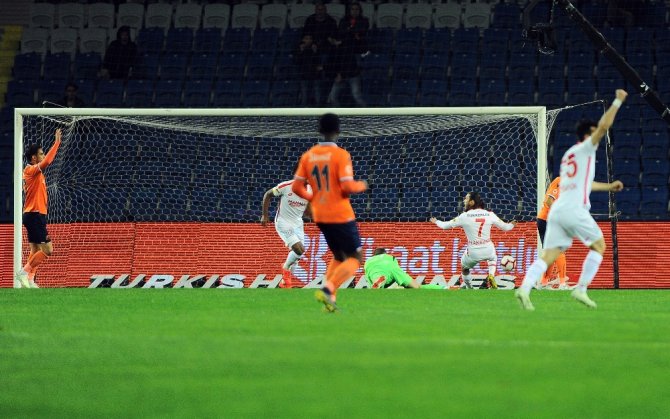 İlk Yarıda Tek Gol Var