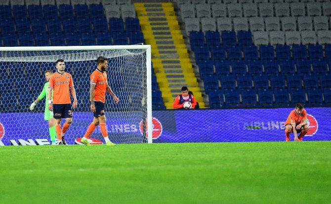 Medipol Başakşehir’e Göztepe Çelmesi