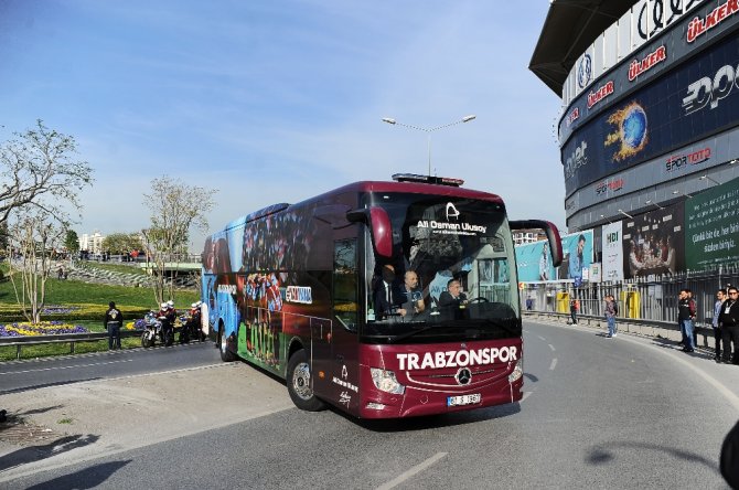 Fenerbahçe Ve Trabzonspor Kafileleri Ülker Stadı’na Geldi