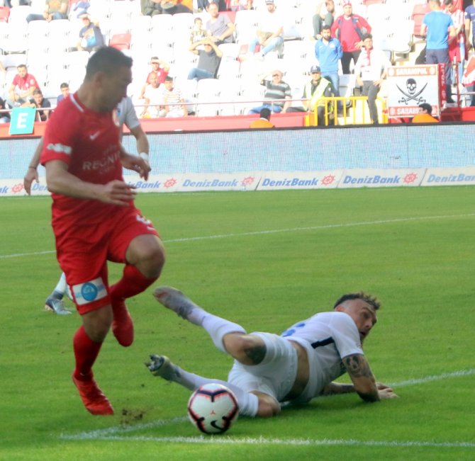Antalyaspor İle Bb Erzurumspor Puanları Paylaştı