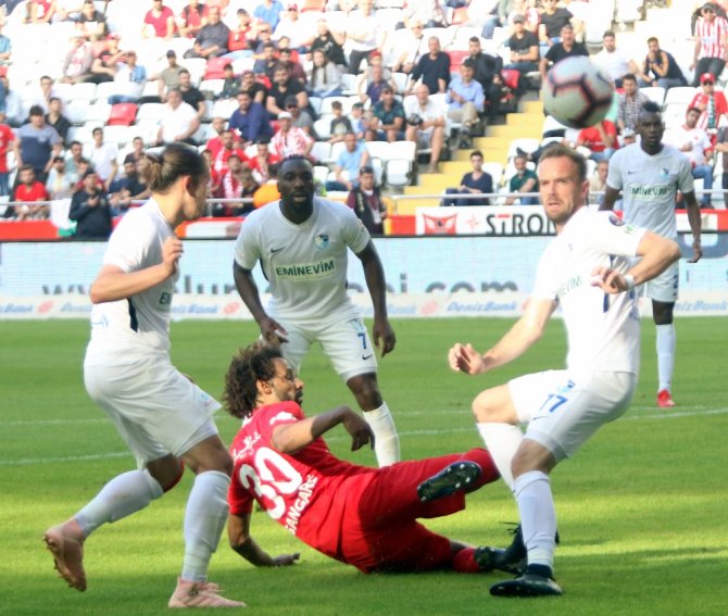 Antalyaspor İle Bb Erzurumspor Puanları Paylaştı