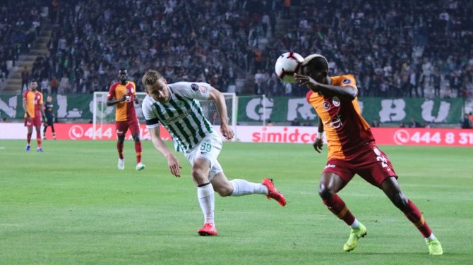 Spor Toto Süper Lig: Konyaspor: 0 - Galatasaray: 0 (İlk Yarı)