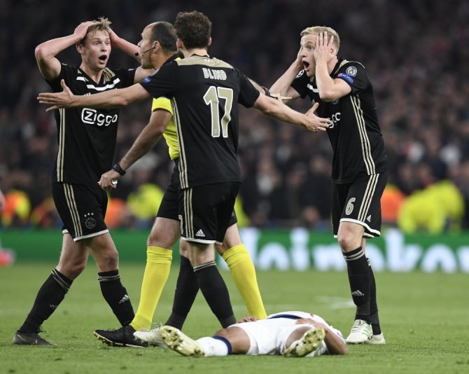 Ajax Finale Göz Kırptı