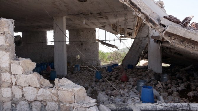 Rus Uçaklarının Bombardımanı İdlib’te Bir Aileyi Yok Etti