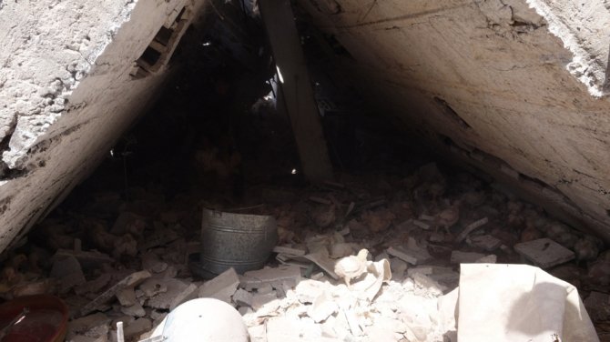 Rus Uçaklarının Bombardımanı İdlib’te Bir Aileyi Yok Etti