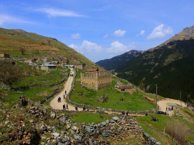 Vadideki Cennet’e Akın Ettiler