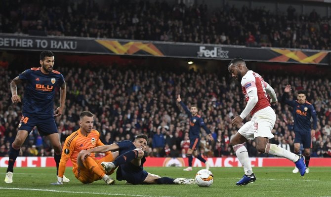 Arsenal, Finale Göz Kırptı