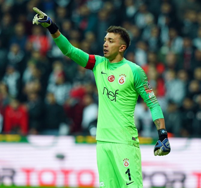 Muslera İle Selçuk İnan Beşiktaş Derbisi Kaçırmadı