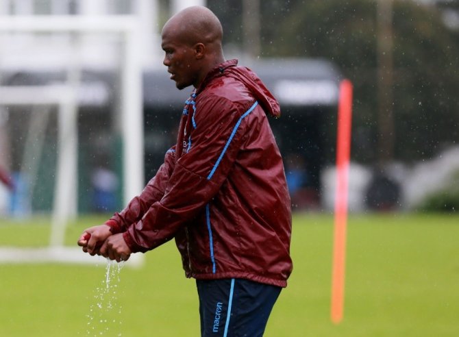 Trabzonspor Yağmur Altında Çalıştı