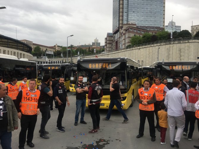 Beşiktaş Taraftarı Galatasaray Derbisi İçin Yola Çıktı