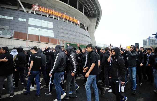 Beşiktaş Taraftarı Türk Telekom Stadyumu’na Geldi