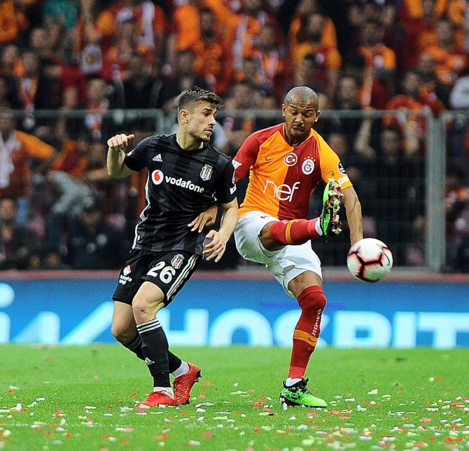 Spor Toto Süper Lig: Galatasaray: 1 - Beşiktaş: 0 (İlk Yarı)