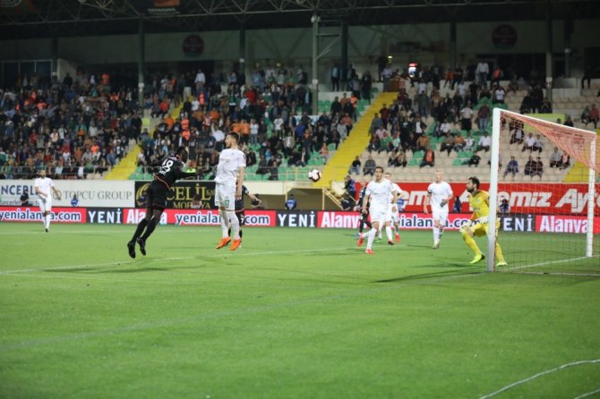 Spor Toto Süper Lig: Aytemiz Alanyaspor: 2 - Atiker Konyaspor: 4 (Maç Sonucu)
