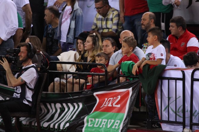 Tahincioğlu Basketbol Süper Ligi: Pınar Karşıyaka: 66 - Anadolu Efes: 99