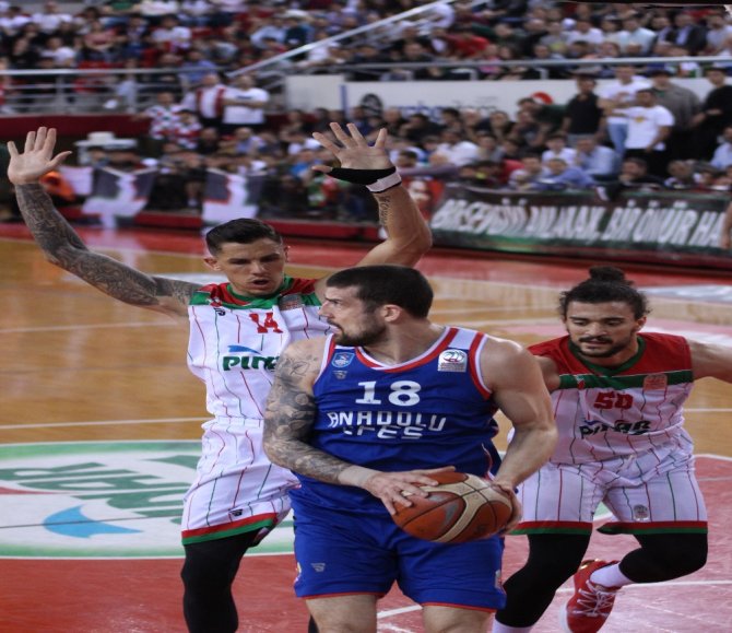 Tahincioğlu Basketbol Süper Ligi: Pınar Karşıyaka: 66 - Anadolu Efes: 96