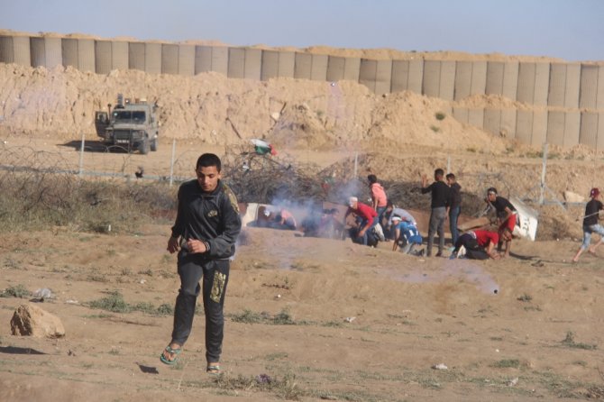İsrail Askerlerinden Filistinlilere Sert Müdahale: 1 Ölü, 30 Yaralı