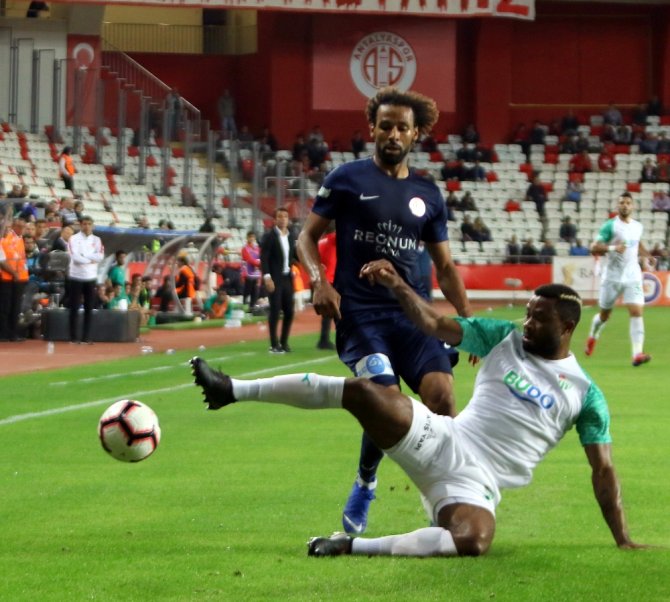 İlk Yarıda Tek Gol Var