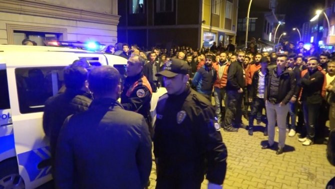 Rehin Aldığı Kız Arkadaşlarını Darp Etti